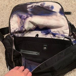 lululemon athletica Bags - Lulu Lemon Gym Bag lululemon athletica Bags - Lulu Lemon Gym Bag